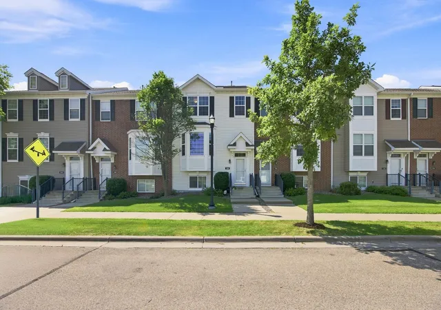Photo 3 of Single family home for sale at 560 Huset Pkwy Ne, Minneapolis, MN 55421 | MLS# 7151355 | Listing updated on 2026-10-01