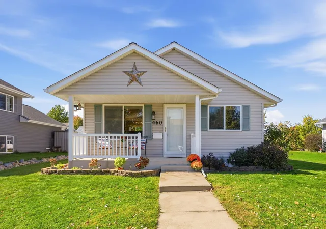 Single family home for sale at 460 Minnesota St NW, Hutchinson, MN 55350 | MLS# 7151389