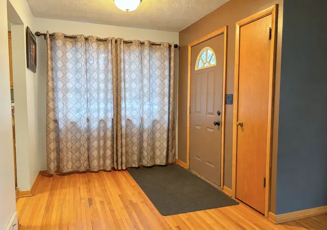 Photo 2 of Single family home for sale at 81 4th Avenue N, Wahpeton, ND 58075 | MLS# 7151417 | Listing updated on 2026-10-03