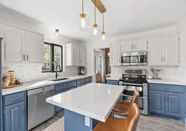 Photo 4 of Single family home for sale at 857 Oday St S, Saint Paul, MN 55119 | MLS# 7151429 | Listing updated on 2026-10-17