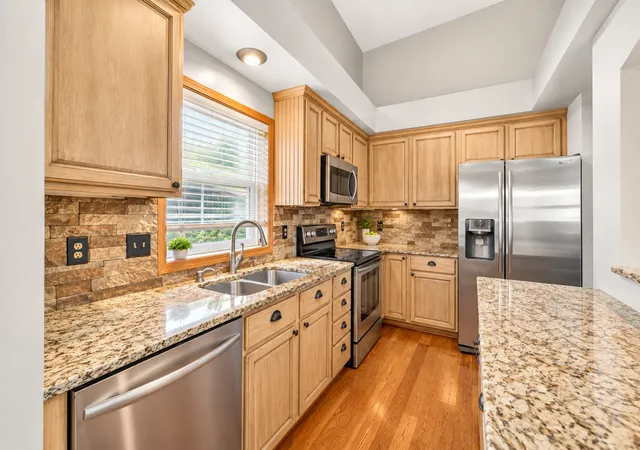 Photo 3 of Single family home for sale at 10154 Country Clb Curv, Saint Paul, MN 55129 | MLS# 7151430 | Listing updated on 2026-10-10