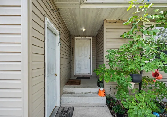 Photo 3 of Single family home for sale at 1550 41st Avenue Ne, Minneapolis, MN 55421 | MLS# 7151433 | Listing updated on 2026-10-09
