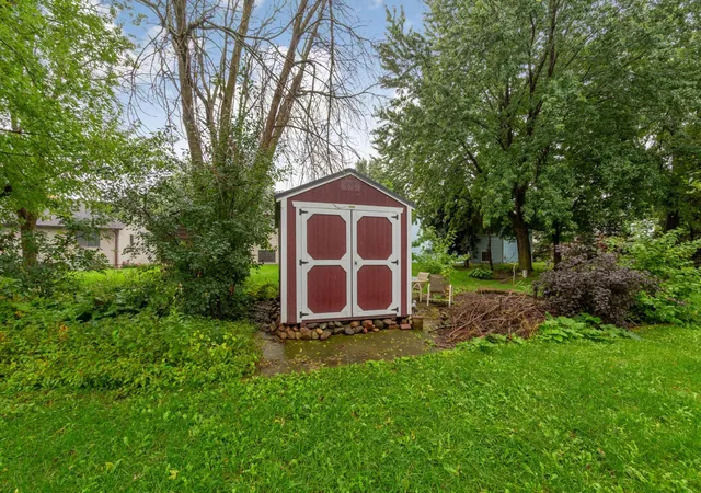 Photo 4 of Single family home for sale at 8 Aspen Ct, Faribault, MN 55021 | MLS# 7151436 | Listing updated on 2026-10-08