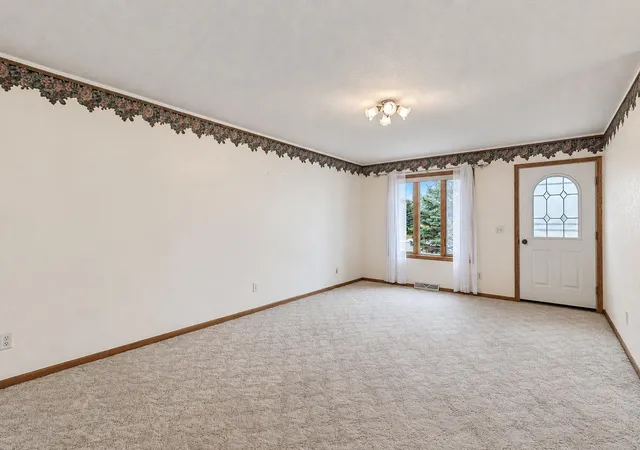 Photo 2 of Single family home for sale at 1327 S German St, New Ulm, MN 56073 | MLS# 7151443 | Listing updated on 2026-09-29