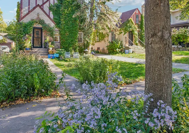 Listing Photo 4 - Condo for sale in building located at 4331 Chowen Ave S, Minneapolis, MN 55410