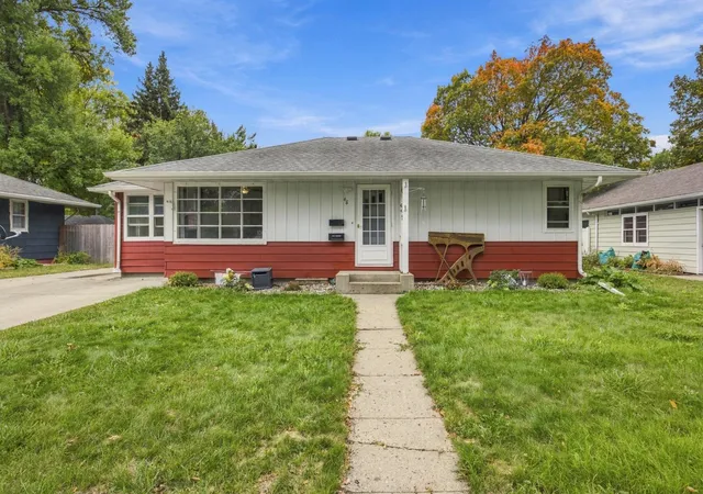 Photo 4 of Single family home for sale at 48 17th Avenue N, Fargo, ND 58102 | MLS# 7151450 | Listing updated on 2026-09-30