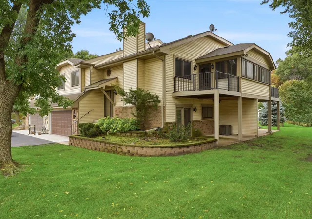 Photo 2 of Single family home for sale at 1618 Clemson Dr #B, Saint Paul, MN 55122 | MLS# 7151454 | Listing updated on 2026-10-20