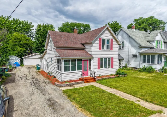 Single family home for sale at 125 8th Avenue SE, Rochester, MN 55904 | MLS# 7151455