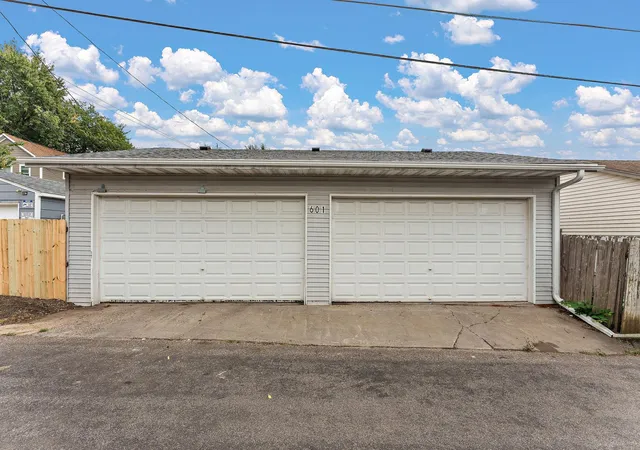 Photo 2 of Single family home for sale at 601 Sims Ave, Saint Paul, MN 55130 | MLS# 7151461 | Listing updated on 2026-10-08