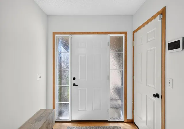 Photo 3 of Single family home for sale at 911 Cobblestone Ln, Belle Plaine, MN 56011 | MLS# 7151475 | Listing updated on 2026-10-08