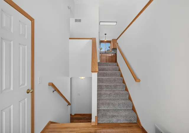 Photo 4 of Single family home for sale at 911 Cobblestone Ln, Belle Plaine, MN 56011 | MLS# 7151475 | Listing updated on 2026-10-08