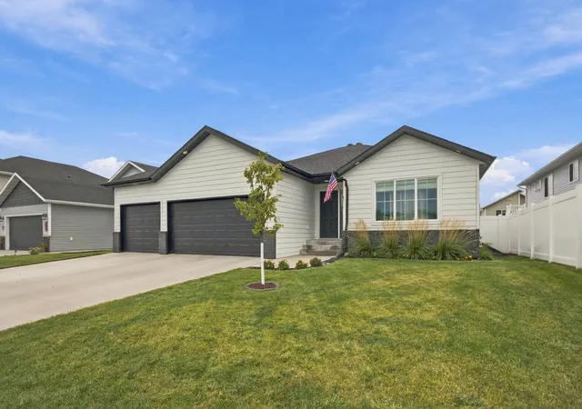 Photo 2 of Single family home for sale at 7233 28th Street S, Fargo, ND 58104 | MLS# 7151483 | Listing updated on 2026-10-01