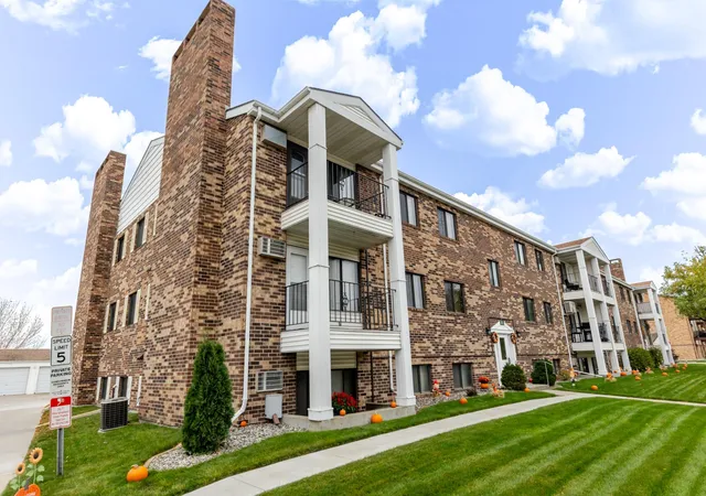 Condo for sale at 341 Prairiewood Cir S #207, Fargo, ND 58103 | MLS# 7151486
