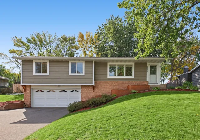 Photo 2 of Single family home for sale at 1311 20th Street W, Hastings, MN 55033 | MLS# 7151496 | Listing updated on 2026-10-09