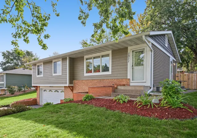 Photo 3 of Single family home for sale at 1311 20th Street W, Hastings, MN 55033 | MLS# 7151496 | Listing updated on 2026-10-09