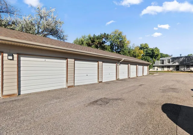 Photo 3 of Condo for sale at 901 11th Avenue S #5, Hopkins, MN 55343 | MLS# 7151501 | Listing updated on 2026-10-02