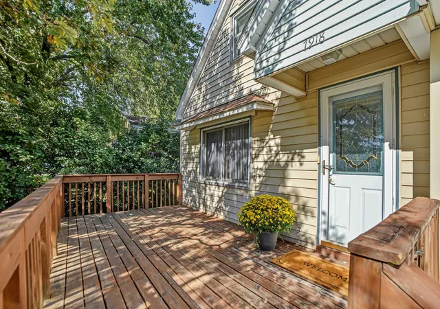 Photo 4 of Single family home for sale at 7918 Stillwater Blvd N, Saint Paul, MN 55128 | MLS# 7151505 | Listing updated on 2026-10-09