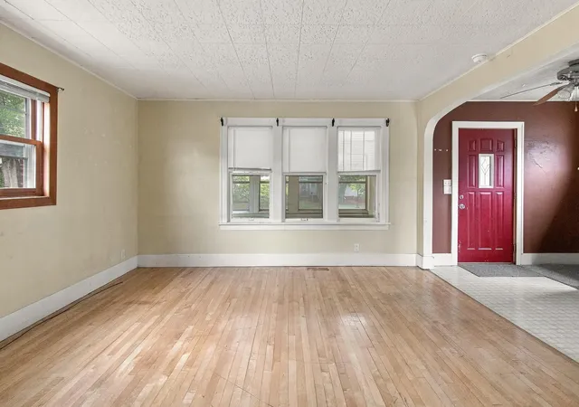 Photo 4 of Single family home for sale at 819 1st Street N, Fargo, ND 58102 | MLS# 7151514 | Listing updated on 2026-10-02