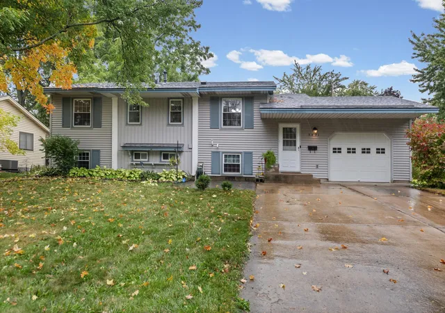 Photo 3 of Single family home for sale at 5421 Xylon Ave N, Minneapolis, MN 55428 | MLS# 7151525 | Listing updated on 2026-10-05