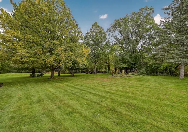 Photo 3 of Single family home for sale at 2221 Hillside Ln SW, Rochester, MN 55902 | MLS# 7151536 | Listing updated on 2026-10-04