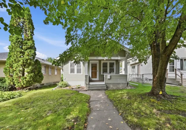 Photo 2 of Single family home for sale at 2089 Randolph Ave, Saint Paul, MN 55105 | MLS# 7151541 | Listing updated on 2026-09-30