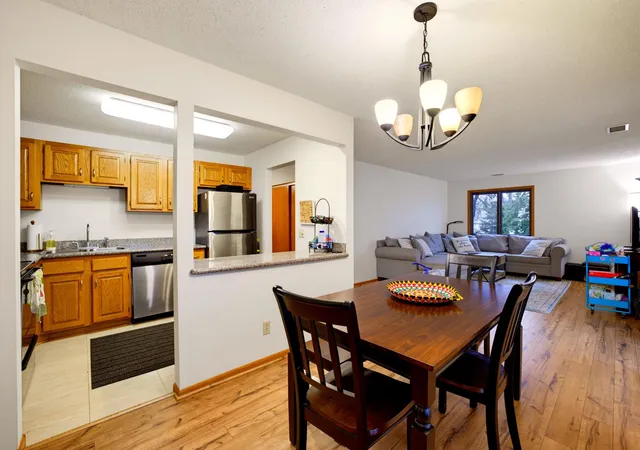 Listing Photo 3 - Condo for sale in building located at 7200 Cahill Rd, Edina, MN 55439 - Unit #106