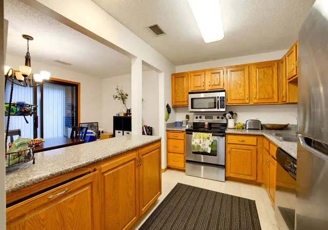 Listing Photo 4 - Condo for sale in building located at 7200 Cahill Rd, Edina, MN 55439 - Unit #106