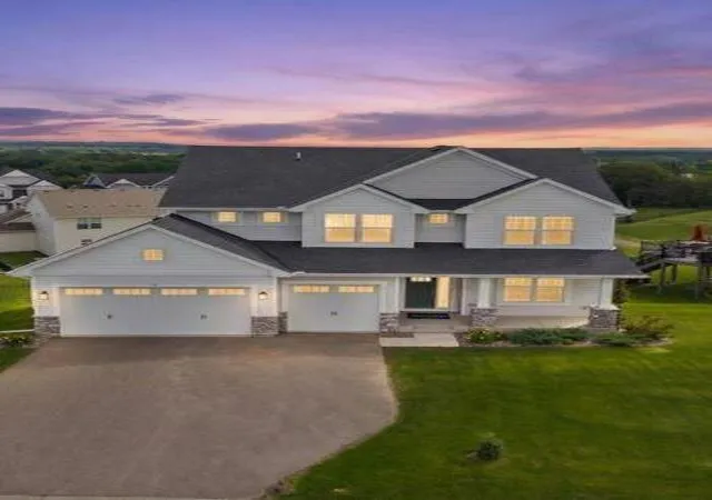 Photo 3 of Single family home for sale at 819 Spancil Hl View, Saint Paul, MN 55129 | MLS# 7151567 | Listing updated on 2026-10-05