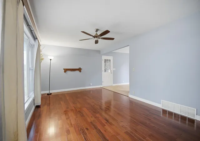 Photo 3 of Single family home for sale at 1410 Levison St, Albert Lea, MN 56007 | MLS# 7151568 | Listing updated on 2026-09-29