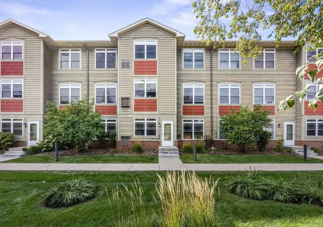 Photo 3 of Condo for sale at 2530 E 34th Street #106, Minneapolis, MN 55406 | MLS# 7151577 | Listing updated on 2026-10-23