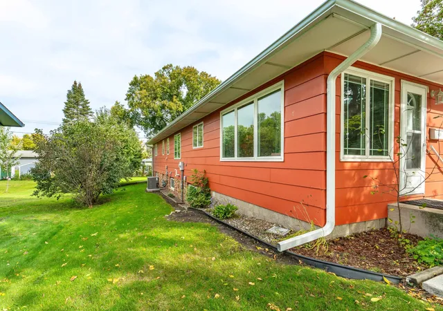 Photo 3 of Single family home for sale at 1320 S Mabelle Ave, Fergus Falls, MN 56537 | MLS# 7151582 | Listing updated on 2026-10-01