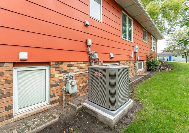 Photo 3 of Single family home for sale at 1320 S Mabelle Ave, Fergus Falls, MN 56537 | MLS# 7151582 | Listing updated on 2026-10-09