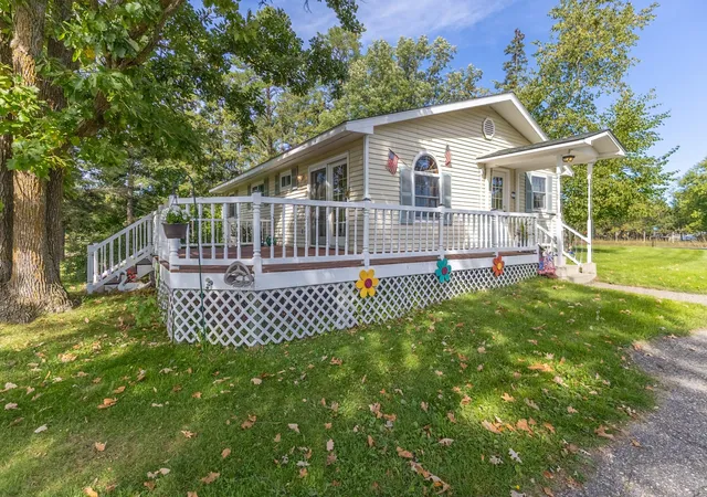 Photo 3 of Single family home for sale at 2422 Sumac Rd Ne, Bemidji, MN 56601 | MLS# 7151598 | Listing updated on 2026-10-01