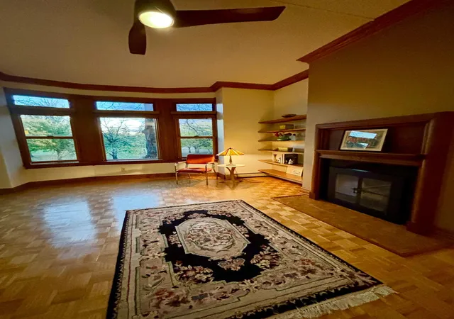 Listing Photo 1 - Condo for sale in building located at 110 Saint Albans St N, St. Paul, MN 55104 - Unit #3