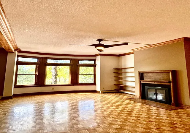 Listing Photo 5 - Condo for sale in building located at 110 Saint Albans St N, St. Paul, MN 55104 - Unit #3