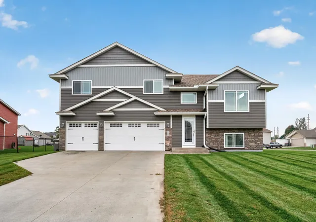 Single family home for sale at 709 Greenwood St SW, Isanti, MN 55040 | MLS# 7151605
