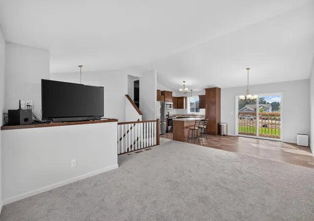 Photo 4 of Single family home for sale at 709 Greenwood St SW, Isanti, MN 55040 | MLS# 7151605 | Listing updated on 2026-10-08