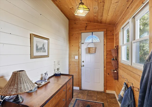 Photo 3 of Single family home for sale at 106 Hartley St, Coleraine, MN 55722 | MLS# 7151614 | Listing updated on 2026-10-05