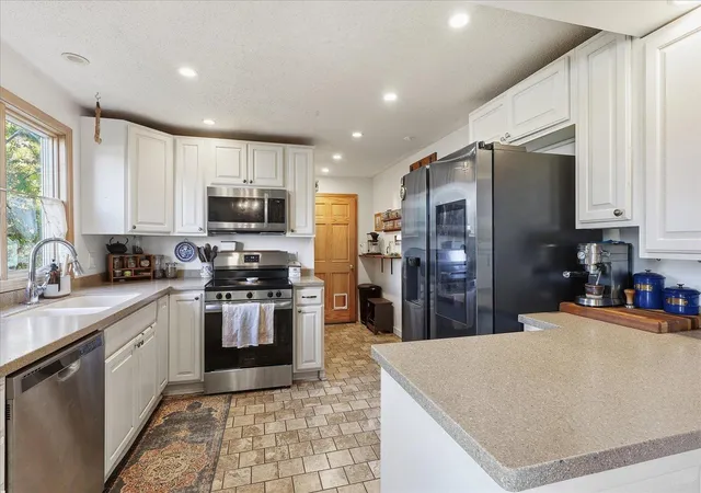 Photo 4 of Single family home for sale at 106 Hartley St, Coleraine, MN 55722 | MLS# 7151614 | Listing updated on 2026-10-05