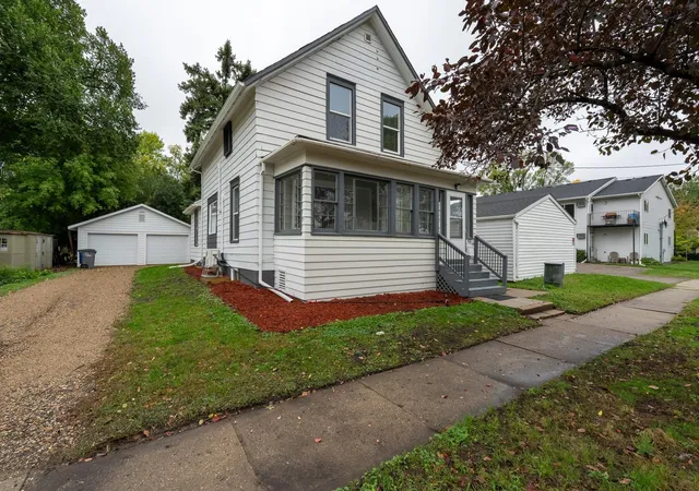 Photo 2 of Single family home for sale at 415 3rd Avenue S, Moorhead, MN 56560 | MLS# 7151647 | Listing updated on 2026-09-29