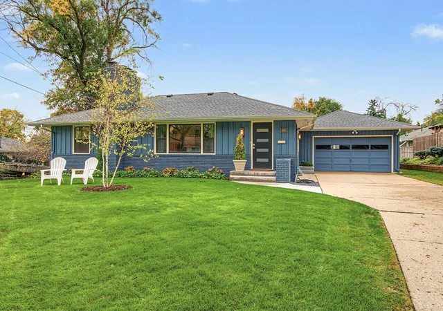 Photo 2 of Single family home for sale at 4625 Valley View Rd, Minneapolis, MN 55424 | MLS# 7151650 | Listing updated on 2026-10-07