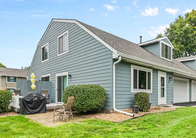 Photo 1 of Single family home for sale at 1230 Ferndale St N, Saint Paul, MN 55119 | MLS# 7151660 | Listing updated on 2026-10-02