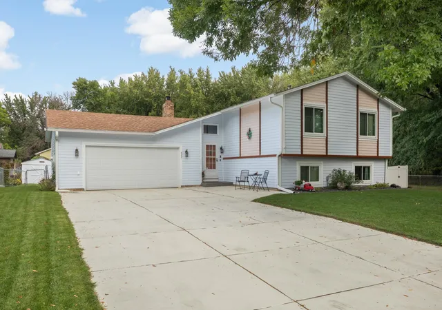 Photo 1 of Single family home for sale at 622 73rd Way N, Minneapolis, MN 55444 | MLS# 7151669 | Listing updated on 2026-10-14