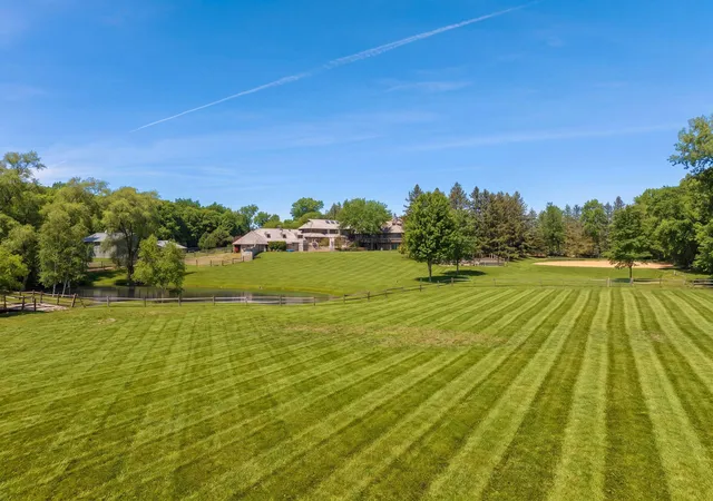 Photo 3 of Sale Pending at 2495 Willow Dr, Hamel, MN 55340 | MLS# 7151681 | Listing updated on 2026-10-07