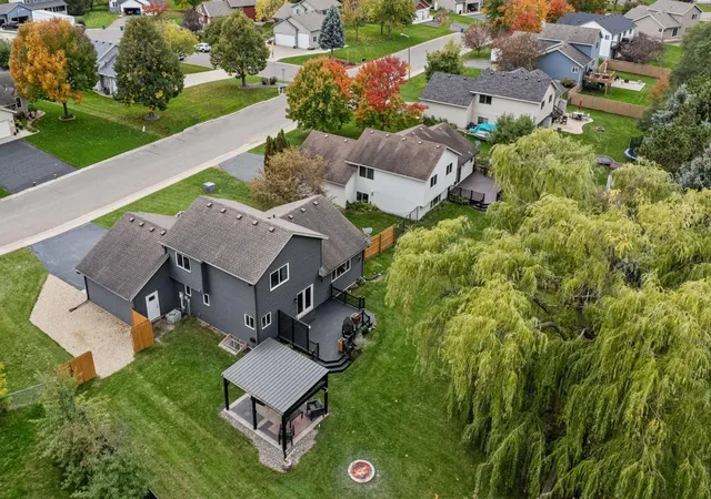 Photo 3 of Single family home for sale at 11462 53rd Street Ne, Albertville, MN 55301 | MLS# 7151683 | Listing updated on 2026-10-17