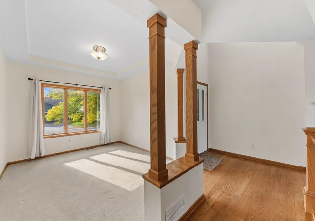 Photo 3 of Single family home for sale at 1970 Cardinal Dr, Shakopee, MN 55379 | MLS# 7151690 | Listing updated on 2026-10-09