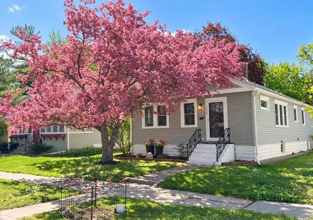 Photo 1 of Single family home for sale at 1378 Juliet Ave, Saint Paul, MN 55105 | MLS# 7151691 | Listing updated on 2026-10-25