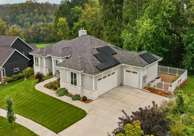 Photo 2 of Single family home for sale at 4184 Stone Point Dr Ne, Rochester, MN 55906 | MLS# 7151693 | Listing updated on 2026-10-06