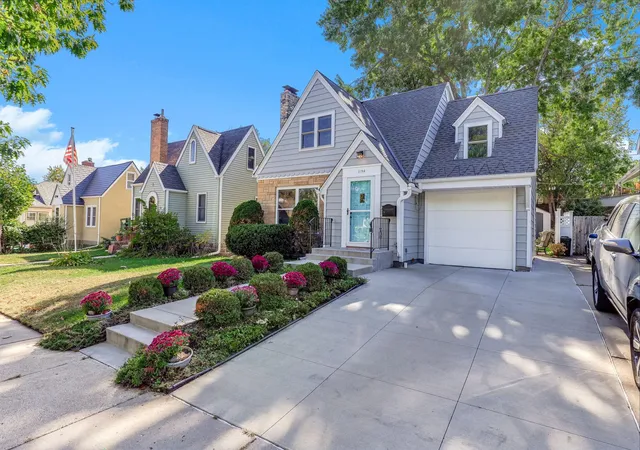 Photo 2 of Single family home for sale at 1194 Englewood Ave, Saint Paul, MN 55104 | MLS# 7151713 | Listing updated on 2026-10-20