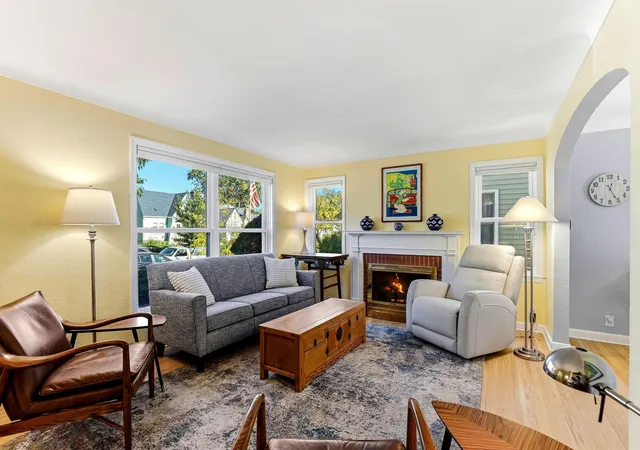 Photo 4 of Single family home for sale at 1194 Englewood Ave, Saint Paul, MN 55104 | MLS# 7151713 | Listing updated on 2026-10-20